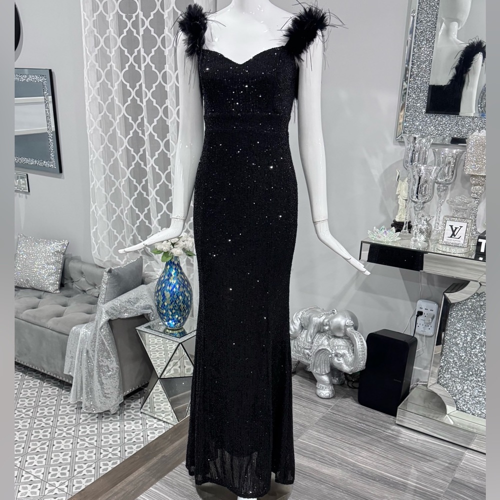 Clearance price 📣 new Black Evening Sequin Gown. - Picture 12 of 17